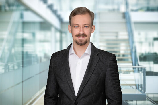 Dustin-Grassmann-555x370  